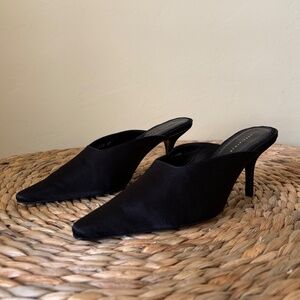DORA TEYMUR 'Groupie' Black Silk MULE Pointed Toe Kitten Heel 37 / 7 US Designer